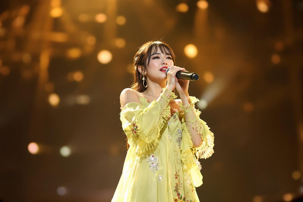 赵思雨新歌《微光》连续八周霸榜，年度金曲预定 - 爆料导航近期更新